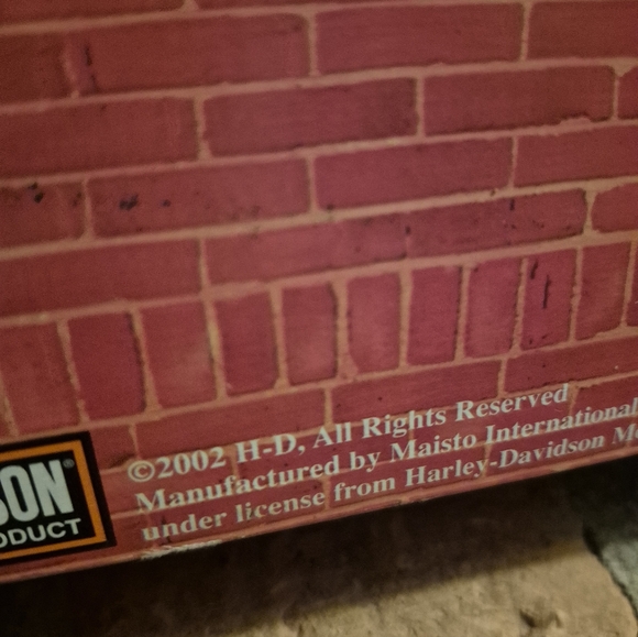 Harley-Davidson 1:18 Die-Cast Motorcycle Collection - Picture 2 of 2